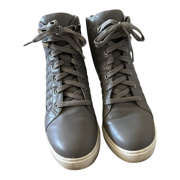 LINEA PAOLO Linea Paola Fiji Wedge Sneaker Like New Quilted Streetwear Size 8 - Picture 6 of 6